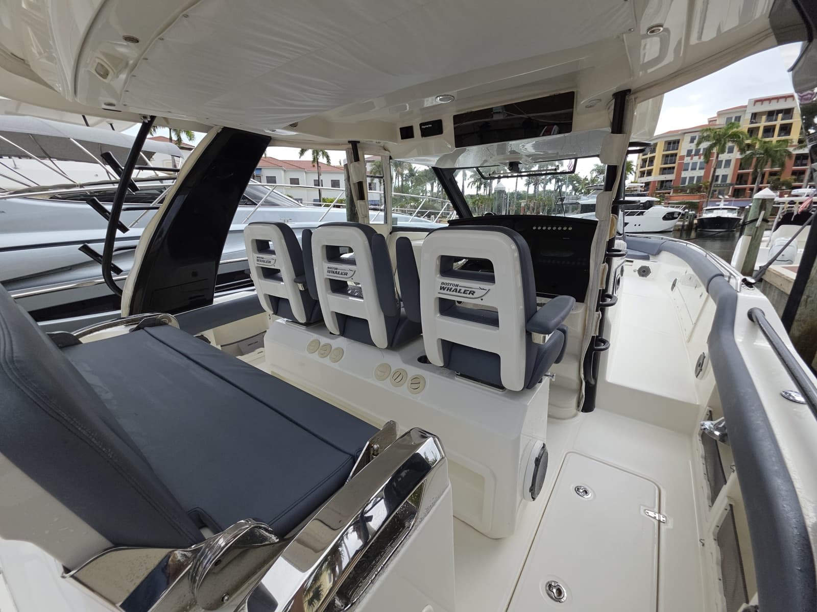 2021 Boston Whaler 420 Outrage - Photo 58