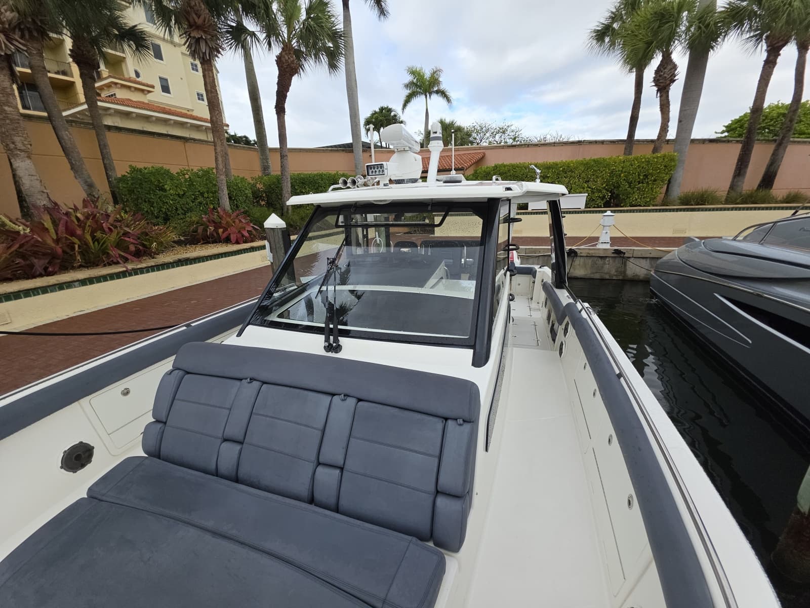 2021 Boston Whaler 420 Outrage - Photo 41