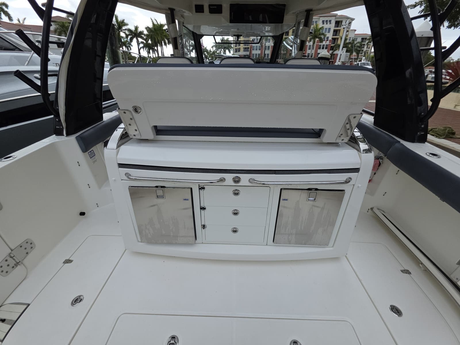 2021 Boston Whaler 420 Outrage - Photo 55