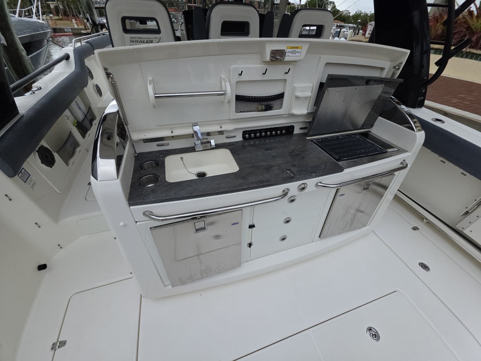 2021 Boston Whaler 420 Outrage - Photo 66