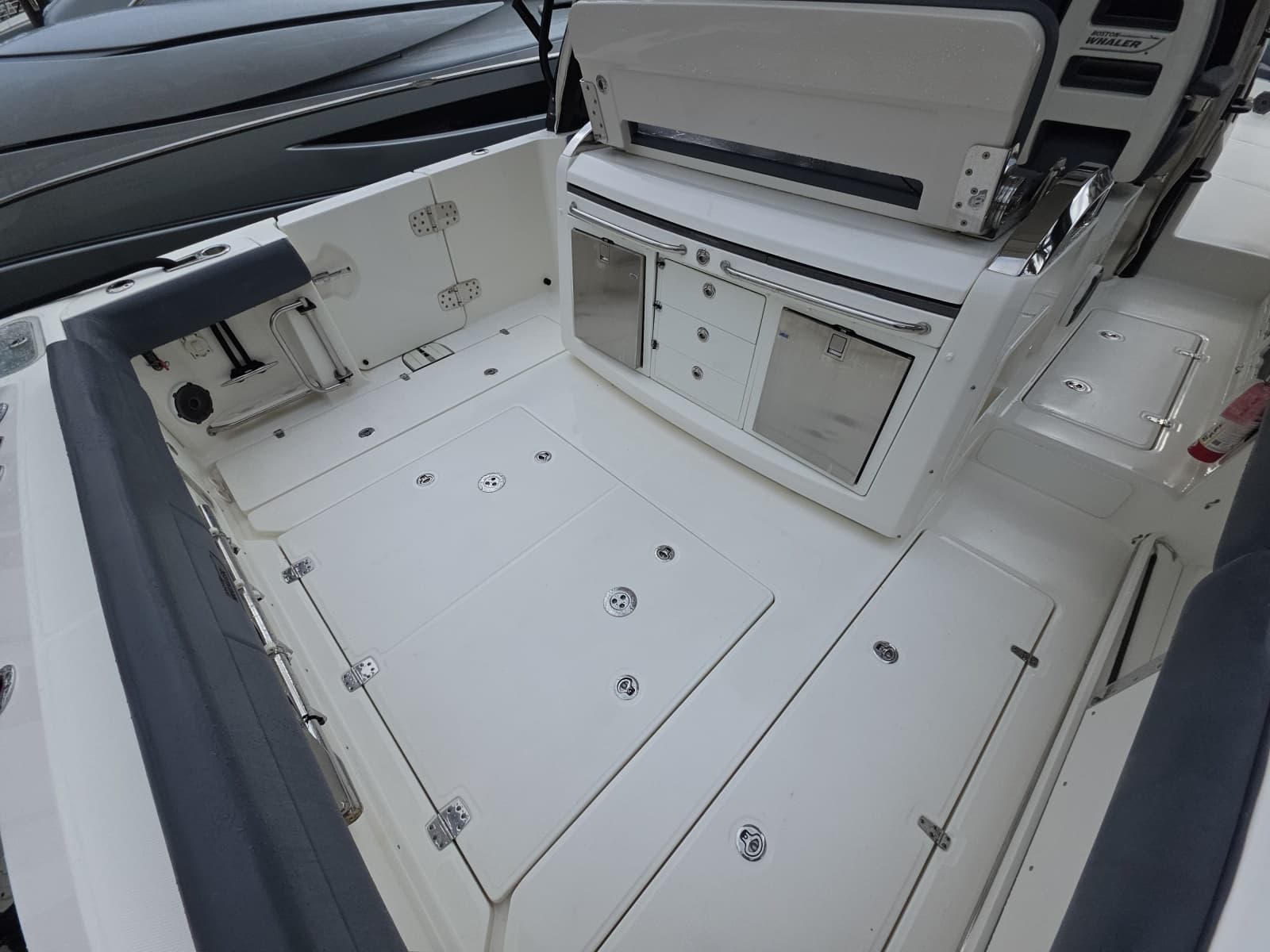 2021 Boston Whaler 420 Outrage - Photo 29