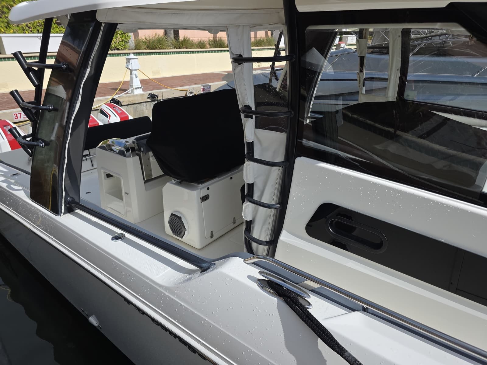 2021 Boston Whaler 420 Outrage - Photo 100