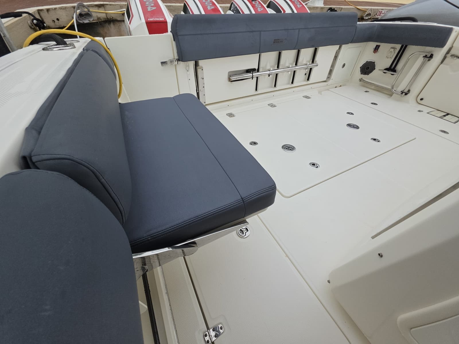 2021 Boston Whaler 420 Outrage - Photo 96