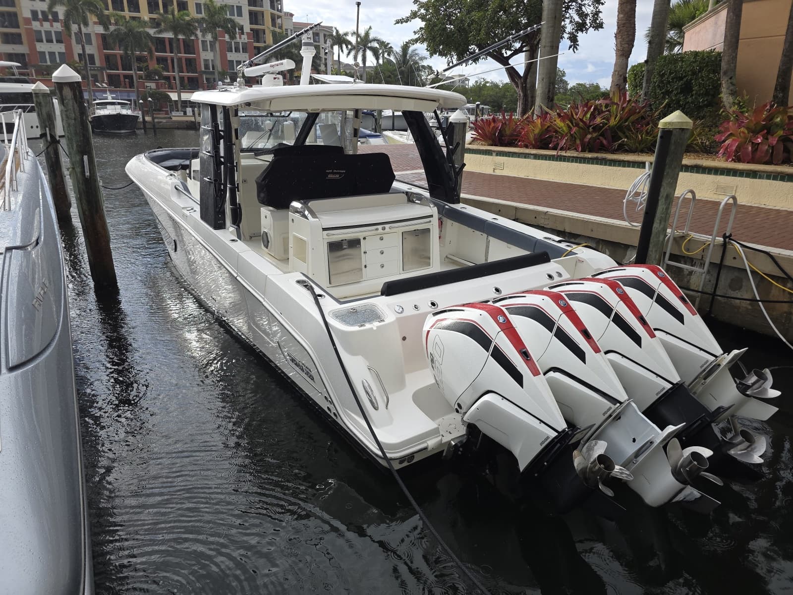 2021 Boston Whaler 420 Outrage - Photo 22