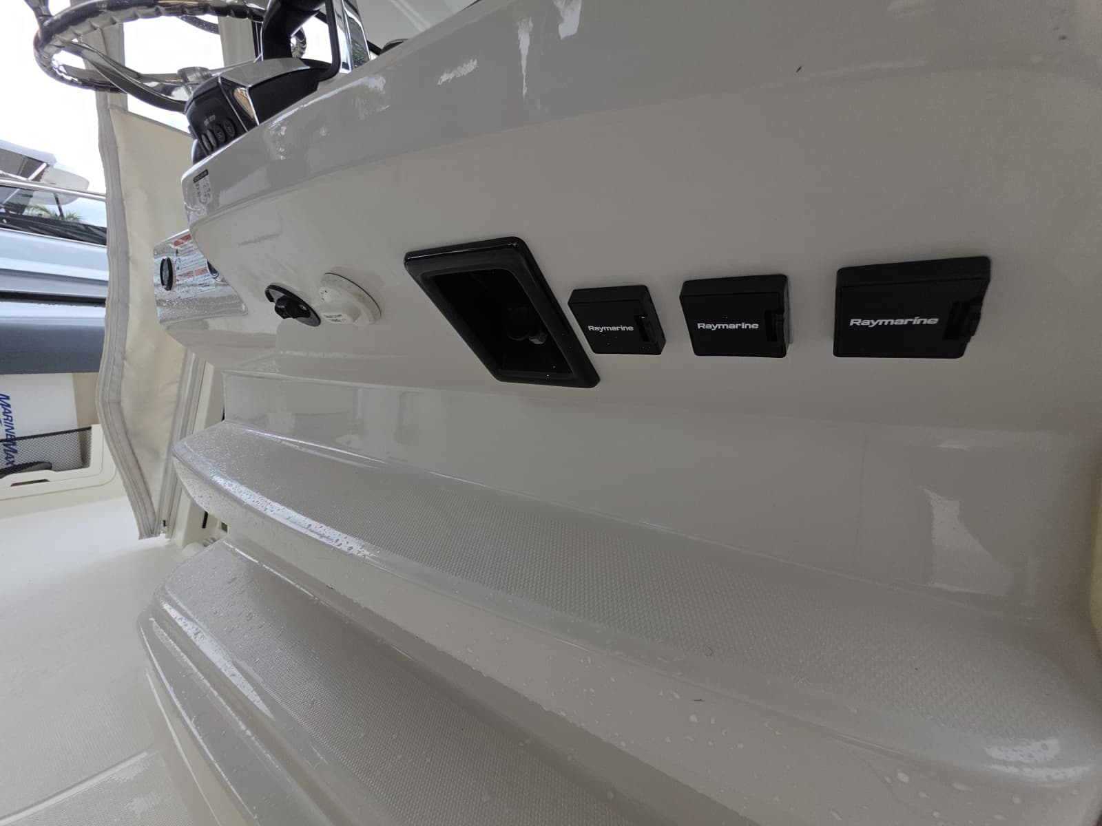 2021 Boston Whaler 420 Outrage - Photo 71