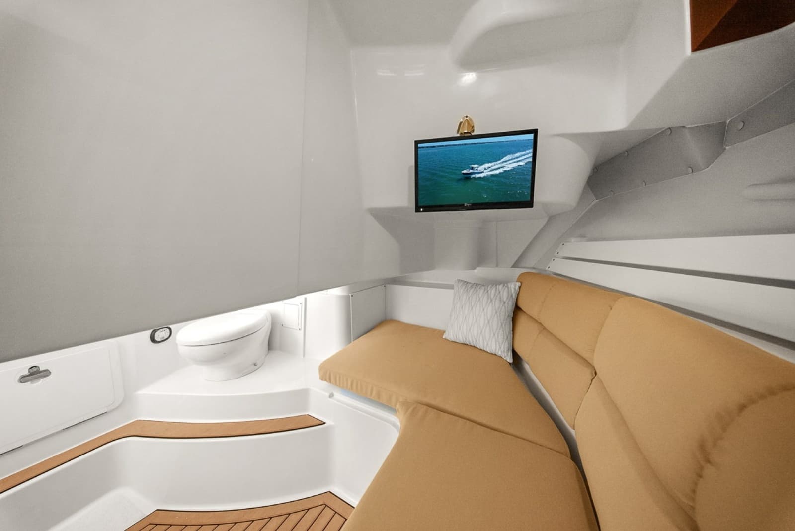 2018 Edgewater 280CX