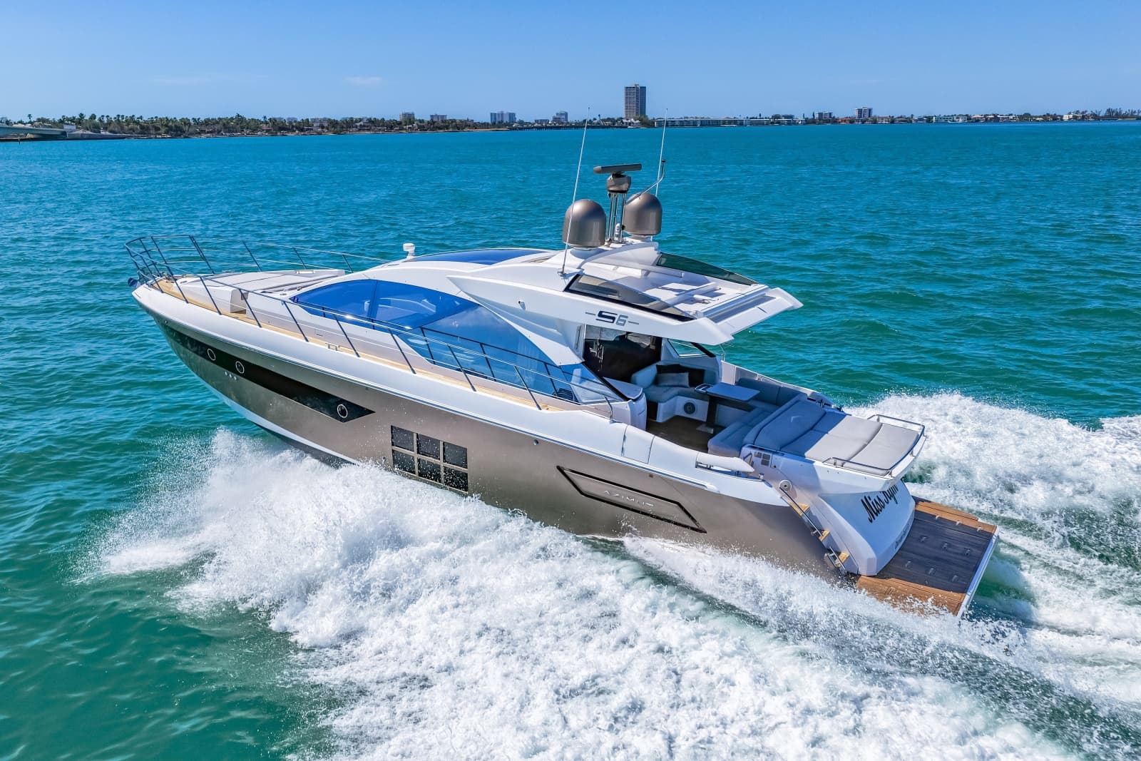 2020 Azimut S6