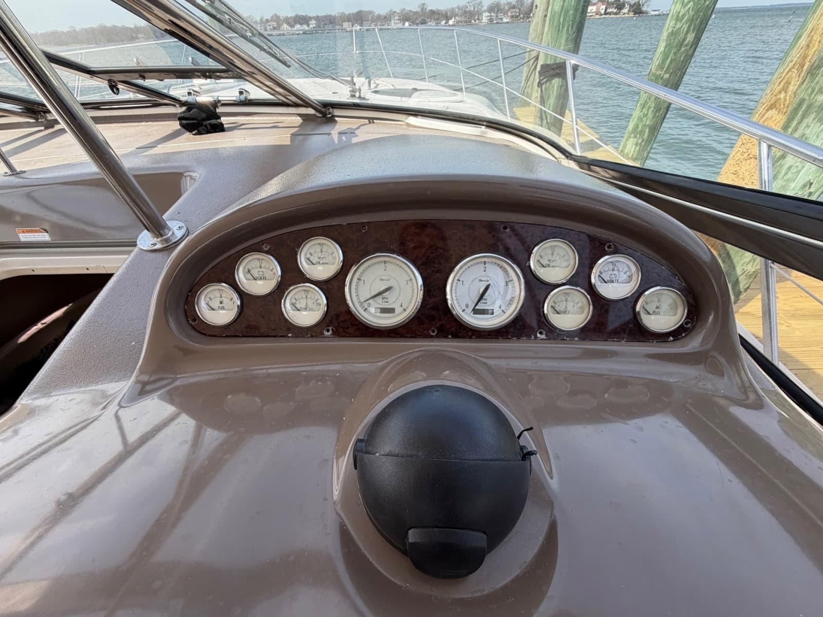 2005 Regal Commodore 4260