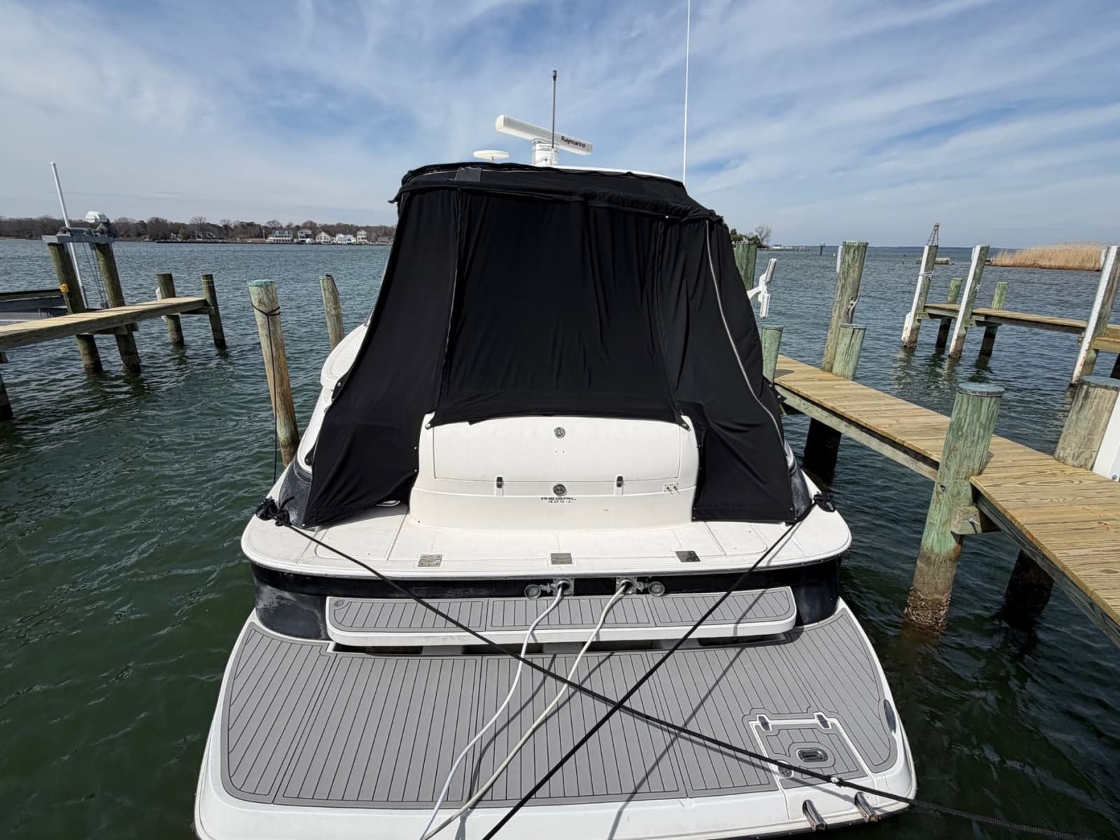 2005 Regal Commodore 4260