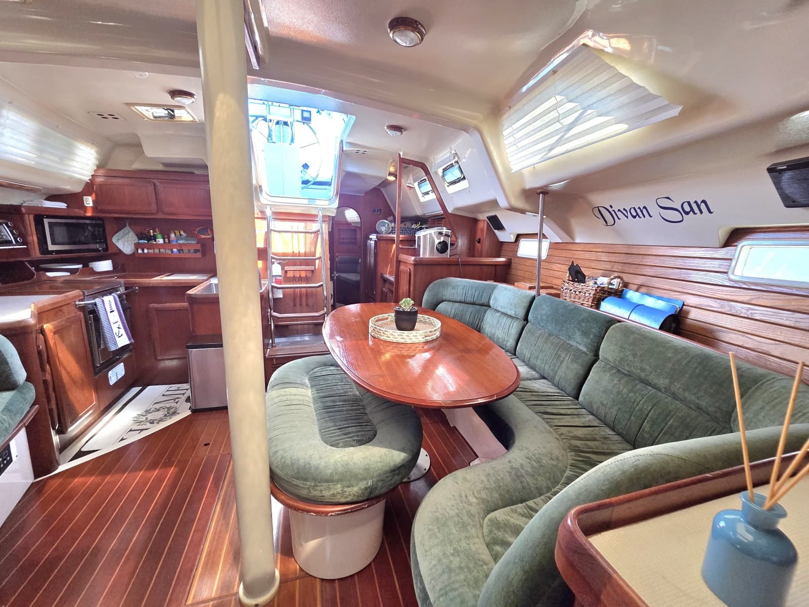 1991 Hunter Passage 42