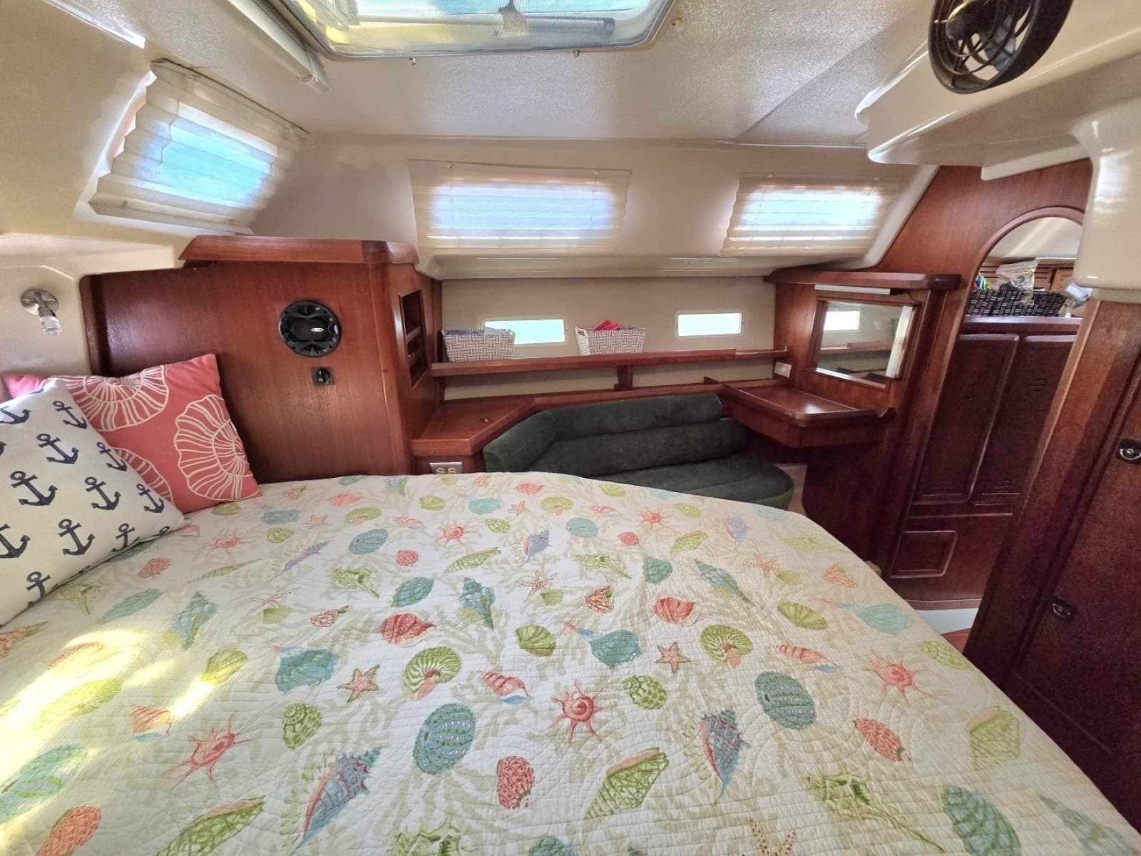 1991 Hunter Passage 42 - Photo 20