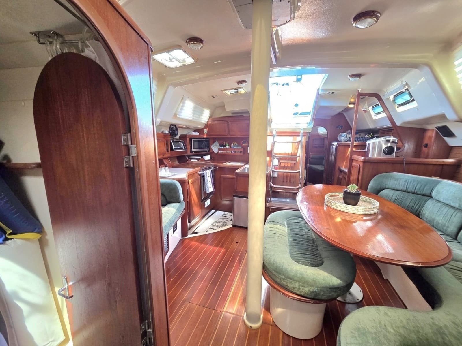 1991 Hunter Passage 42 - Photo 17