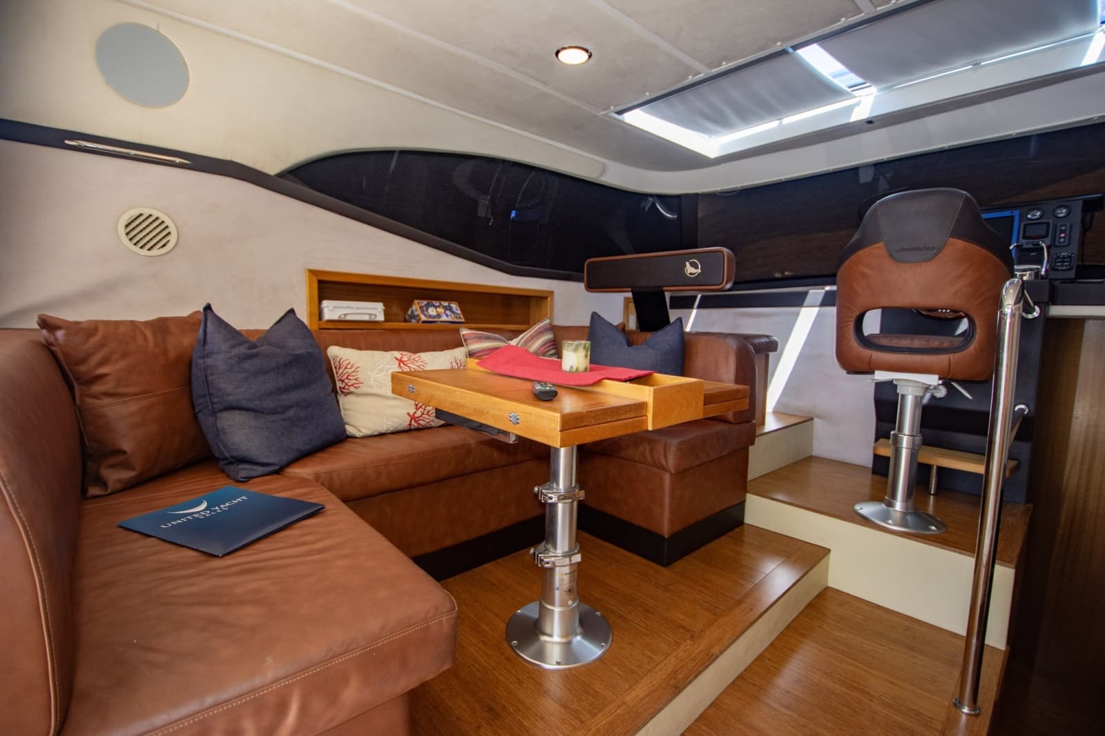 2019 Monachus Issa 45 Issa