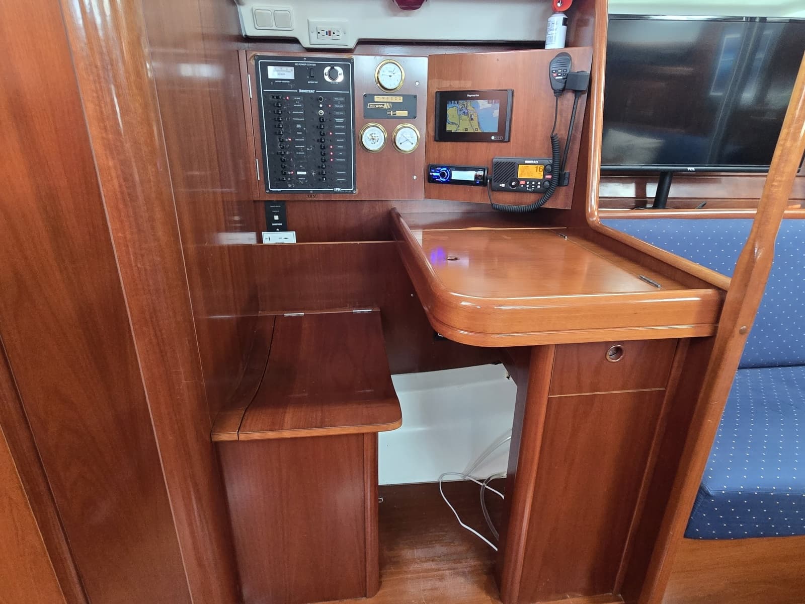 2004 Beneteau 423