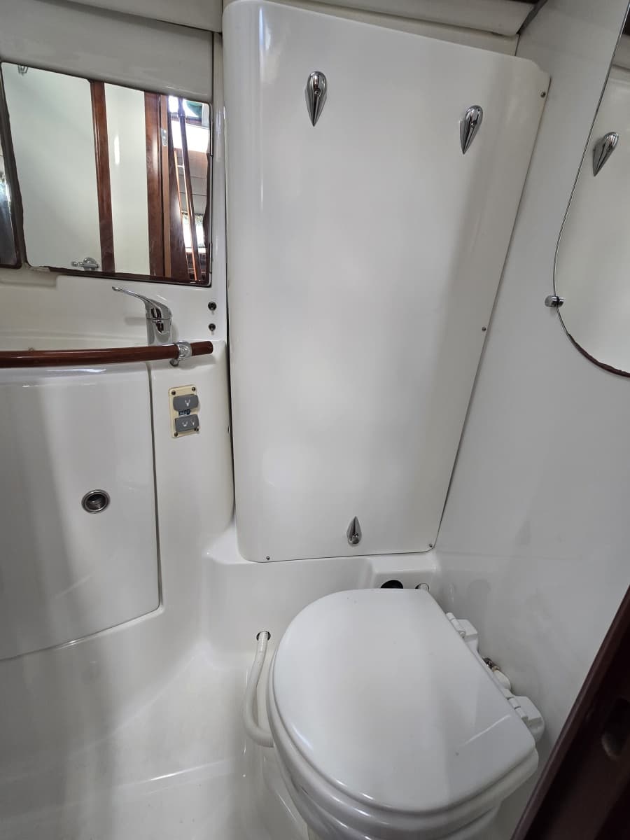 2004 Beneteau 423