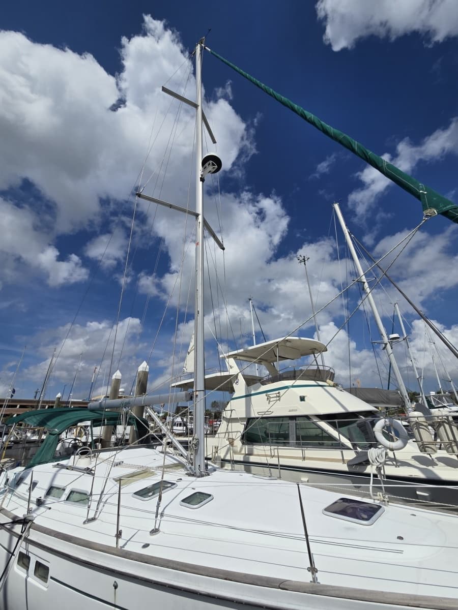 2004 Beneteau 423
