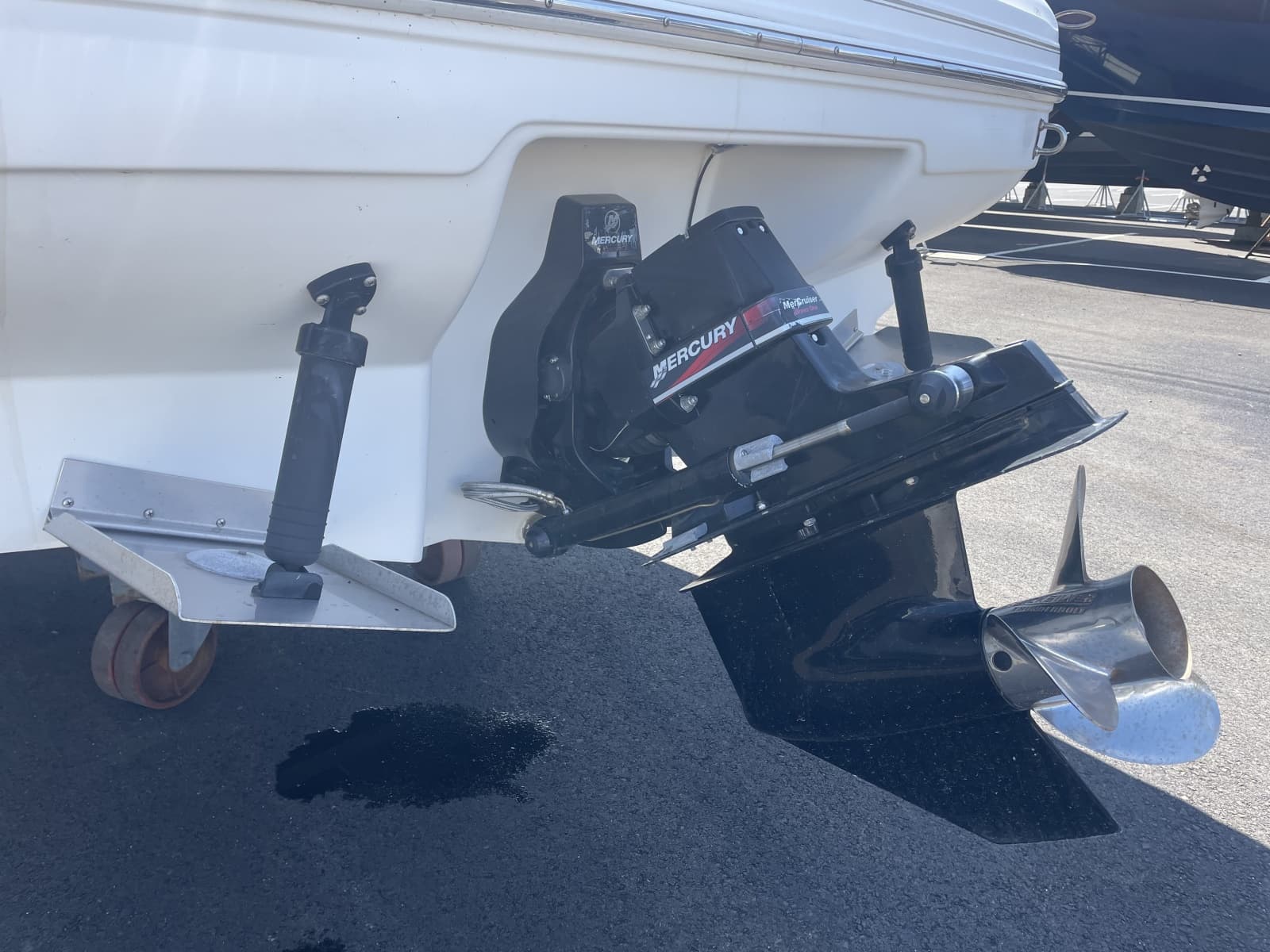 2000 Sea Ray 230 Signature