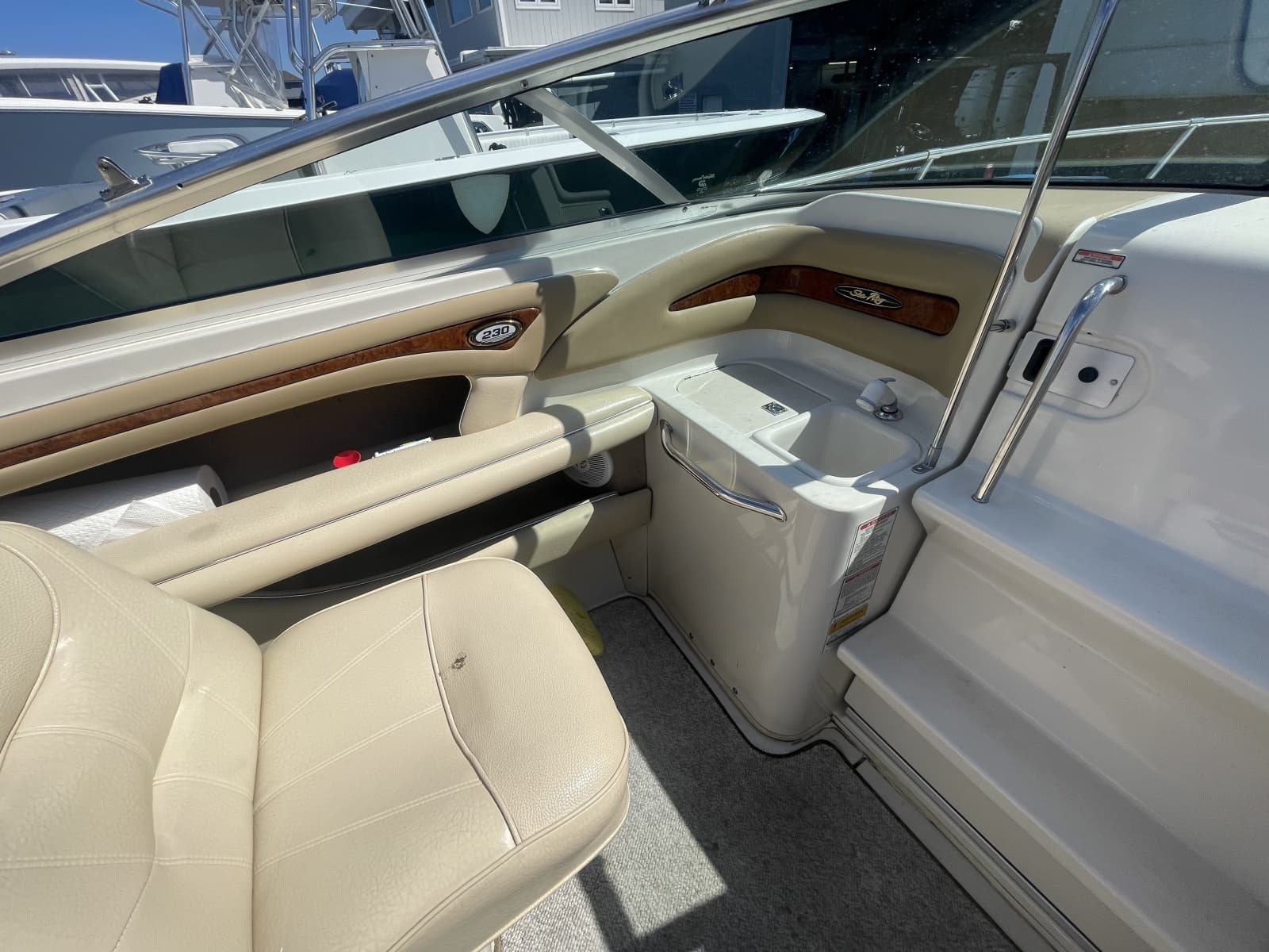 2000 Sea Ray 230 Signature