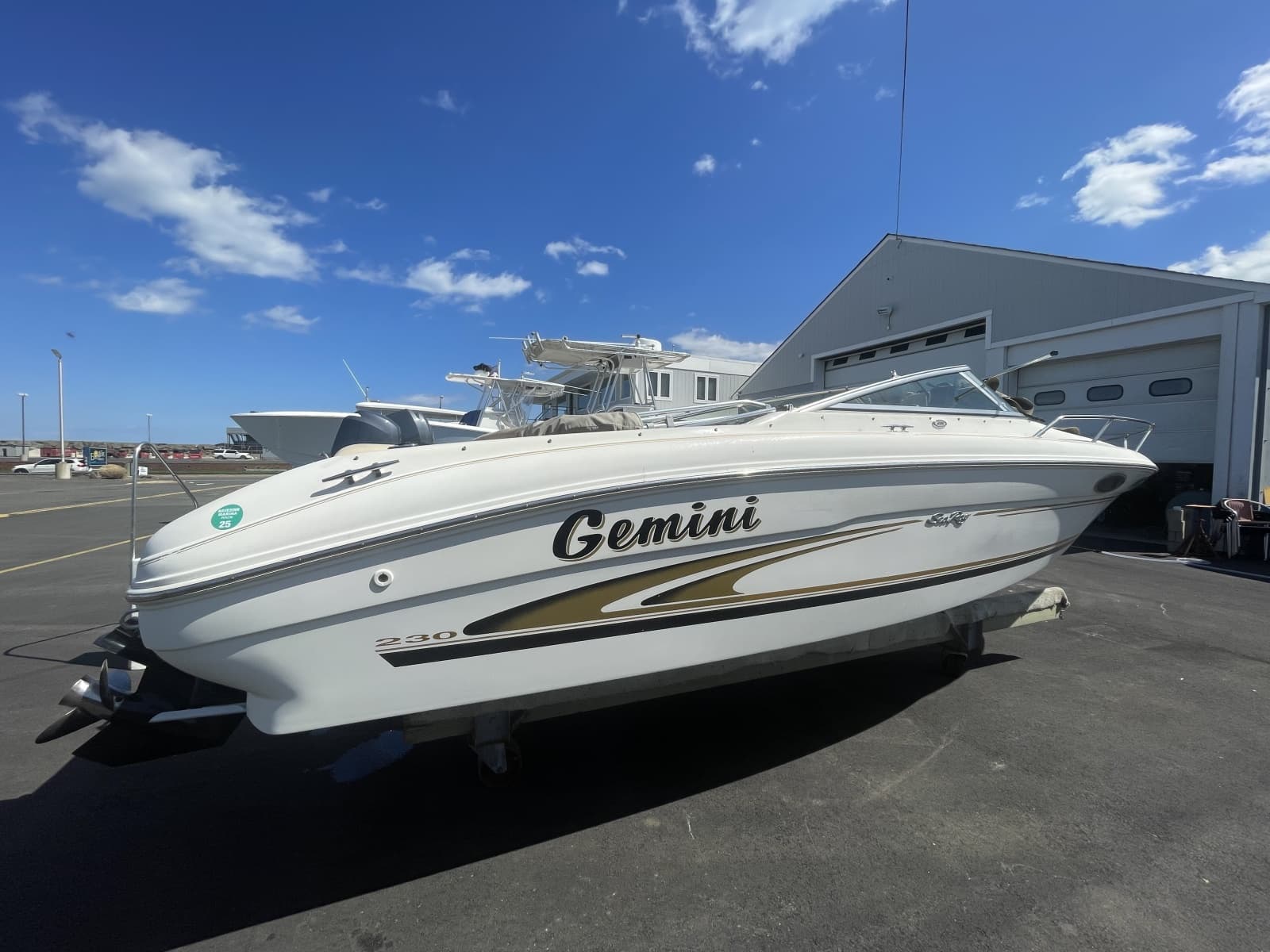 2000 Sea Ray 230 Signature