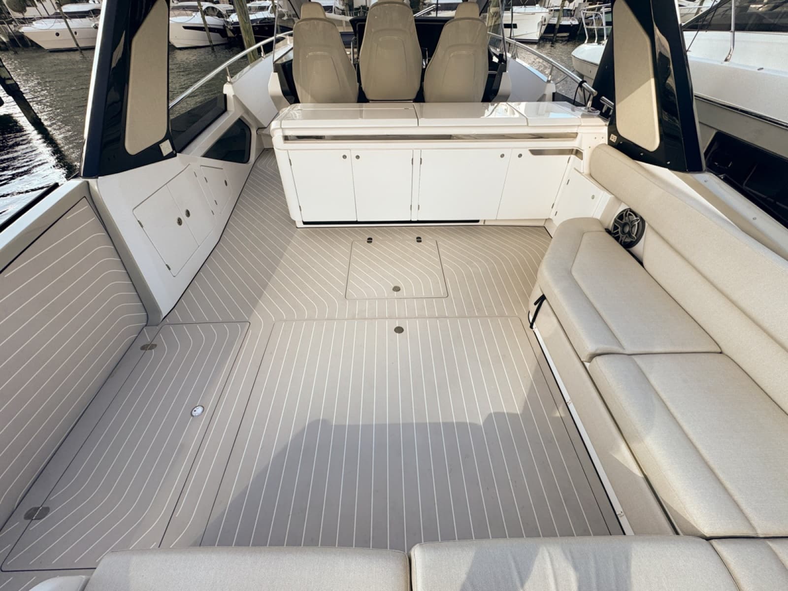 2023 Azimut Verve 47