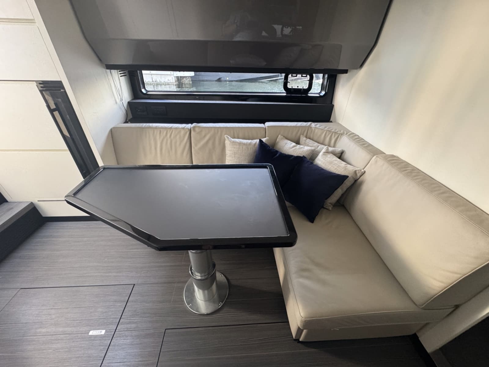 2023 Azimut Verve 47