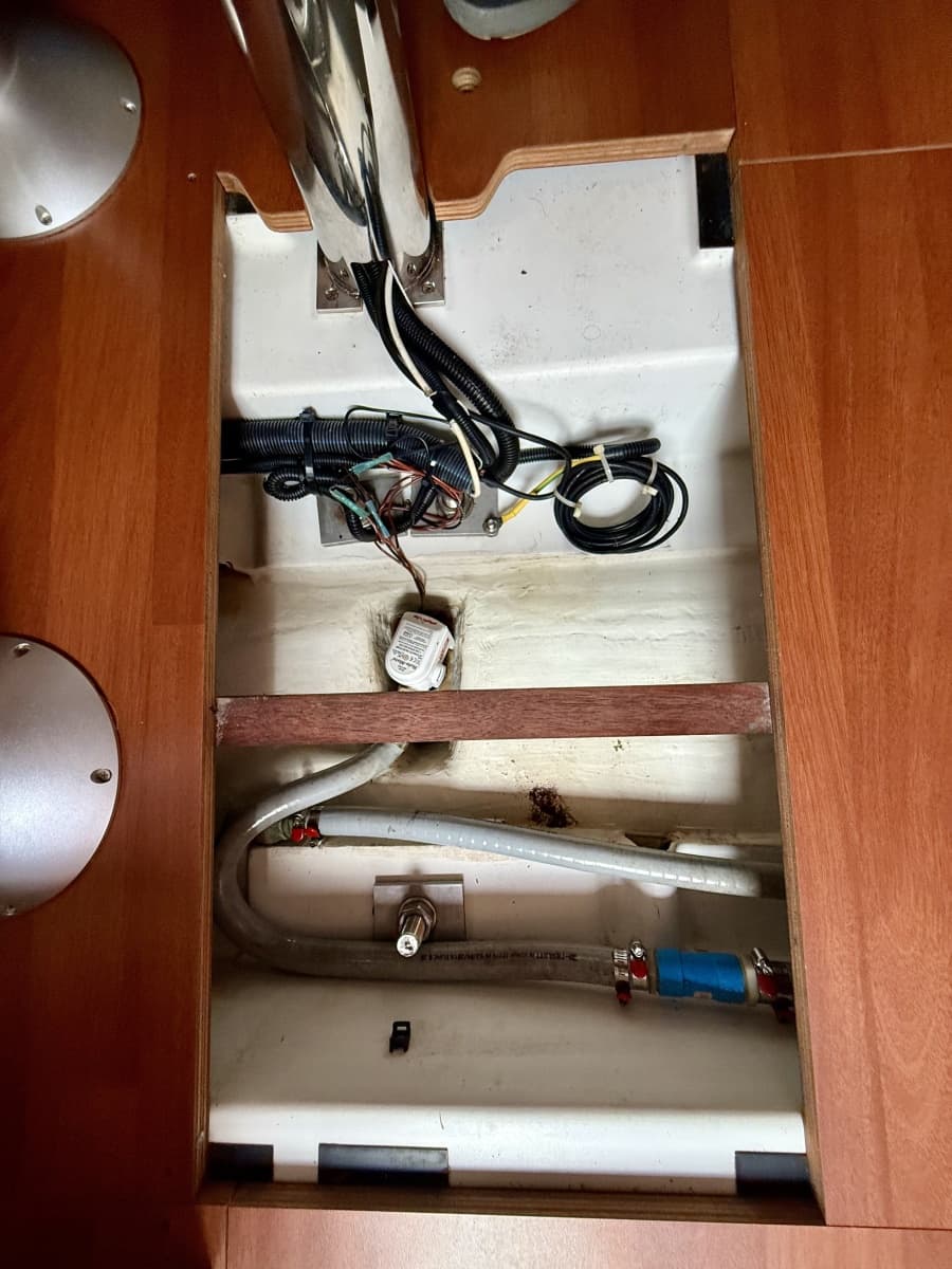 2016 Beneteau 38 - Photo 23