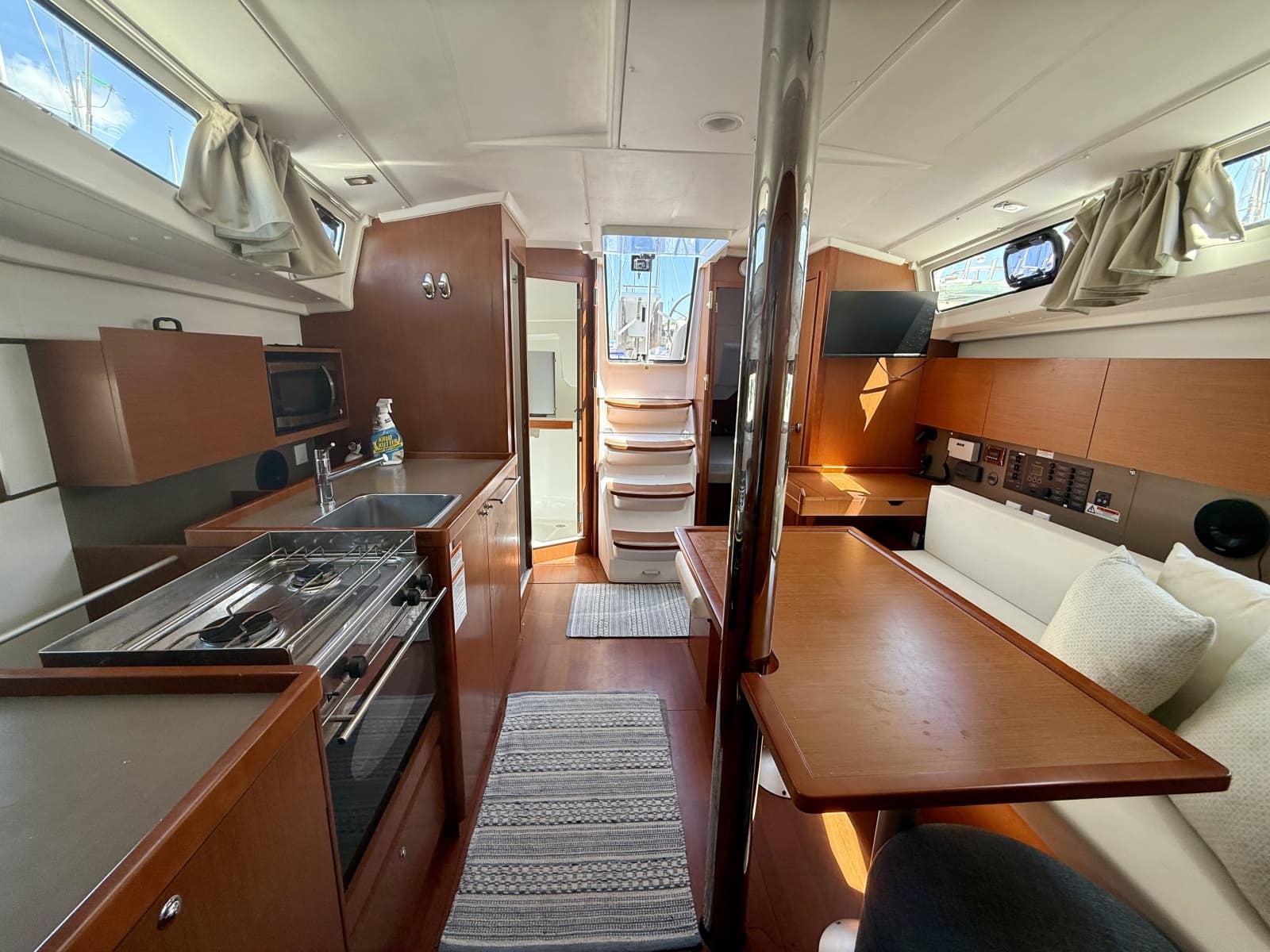 2016 Beneteau 38 - Photo 15