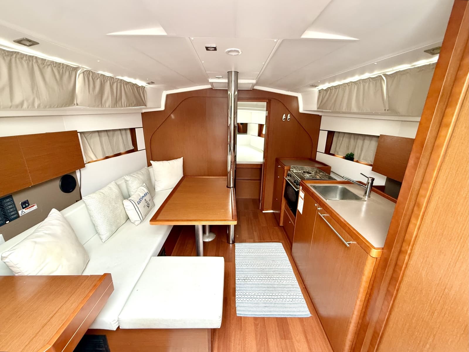 2016 Beneteau 38 - Photo 13
