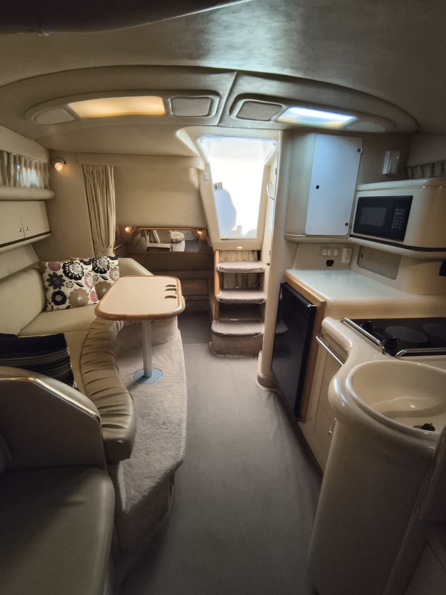 1998 Sea Ray 330 Sundancer