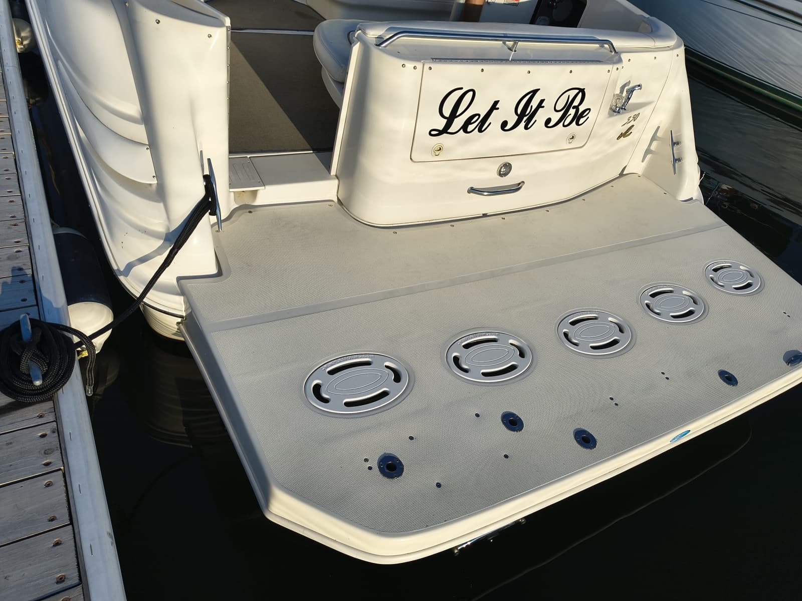 1998 Sea Ray 330 Sundancer