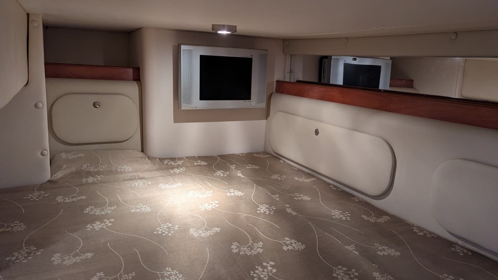 2008 Rinker 300 Express