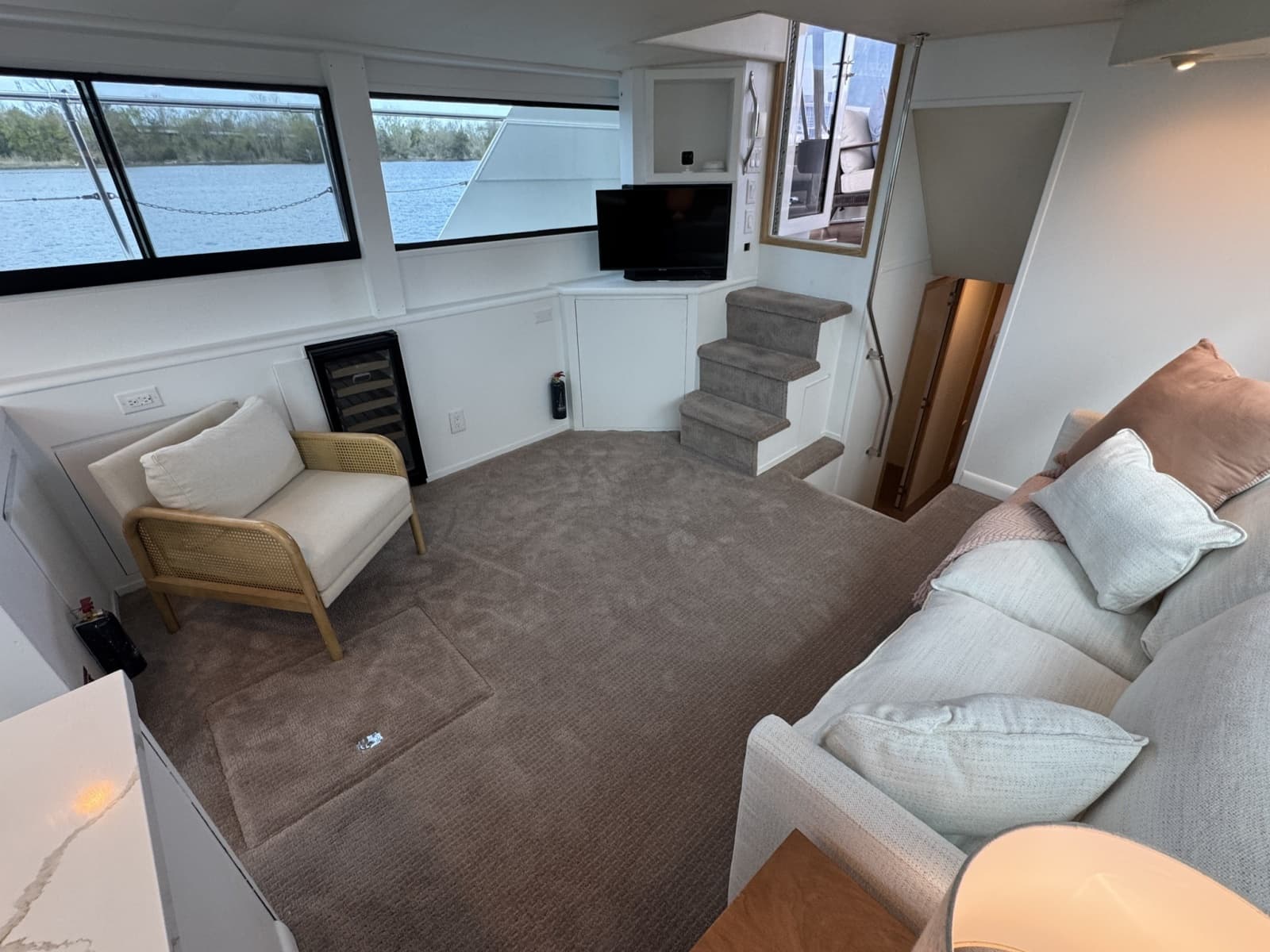 Salon Looking Aft