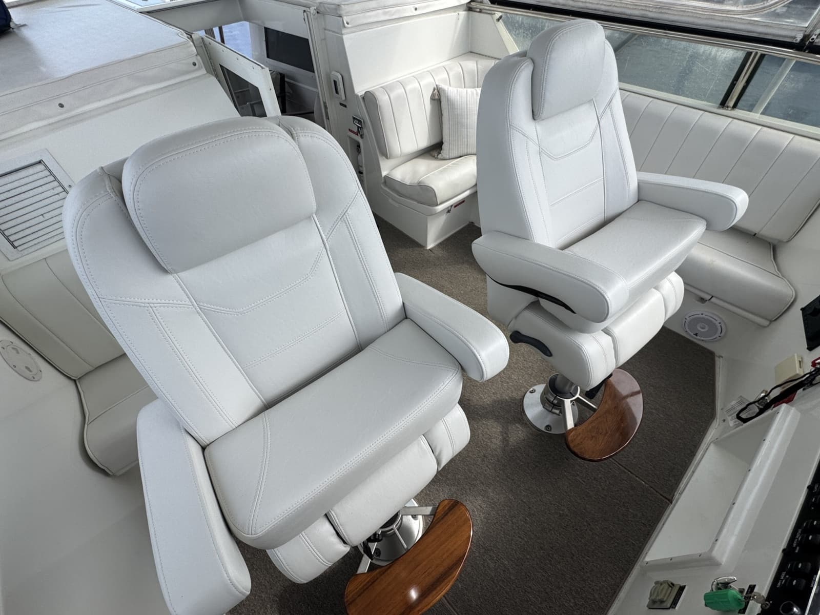 Helm Seating