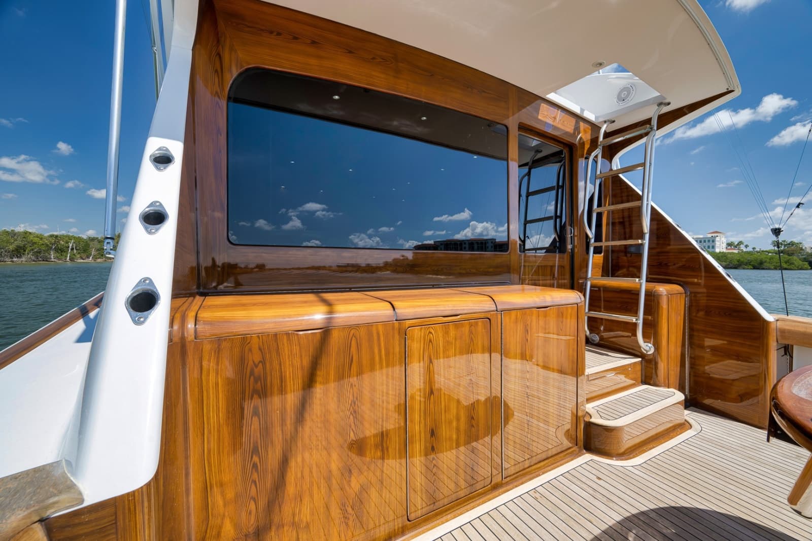 Viking 52 - THE HURRICANE - Cockpit