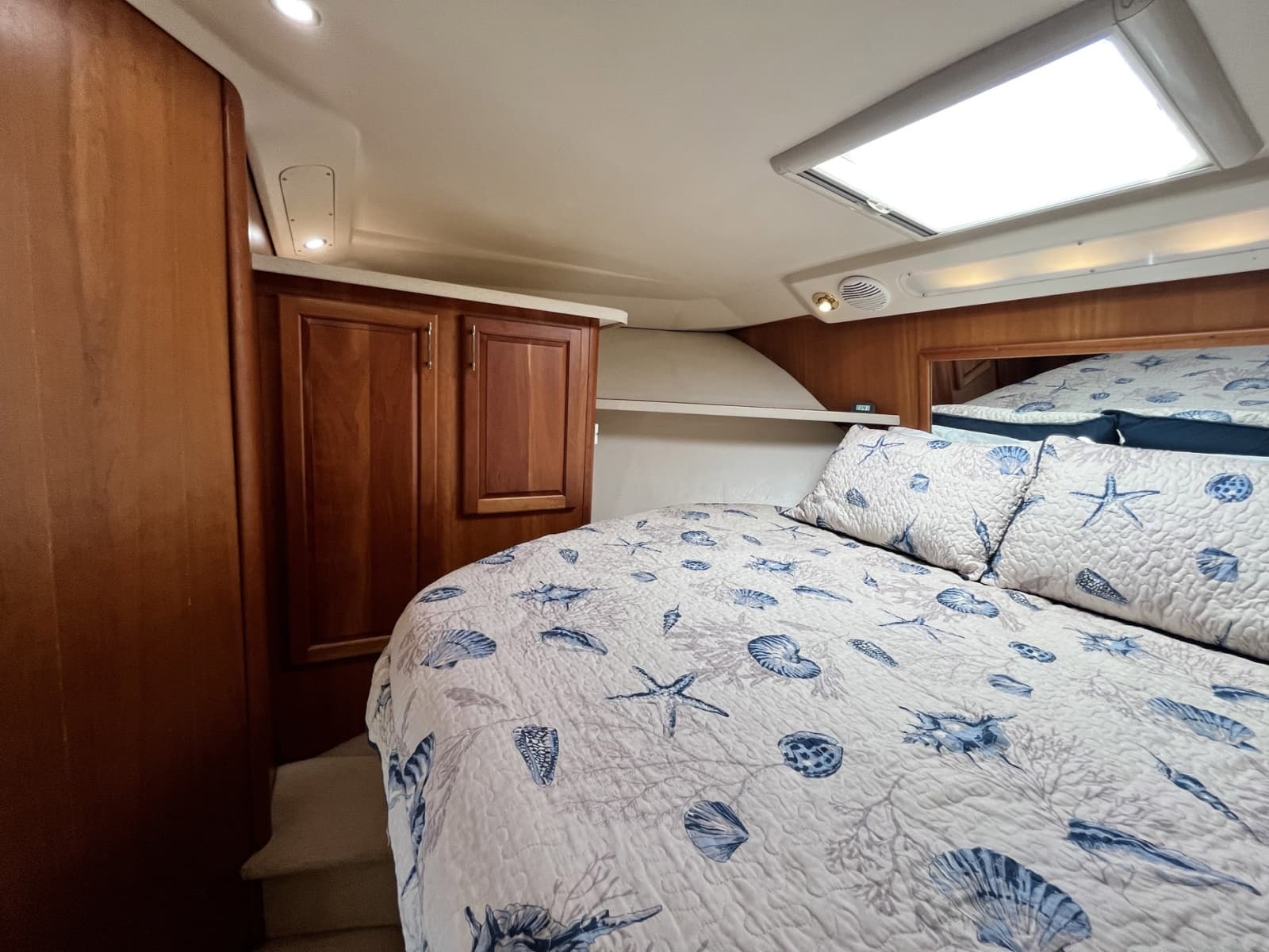 2003 Luhrs 40 Convertible