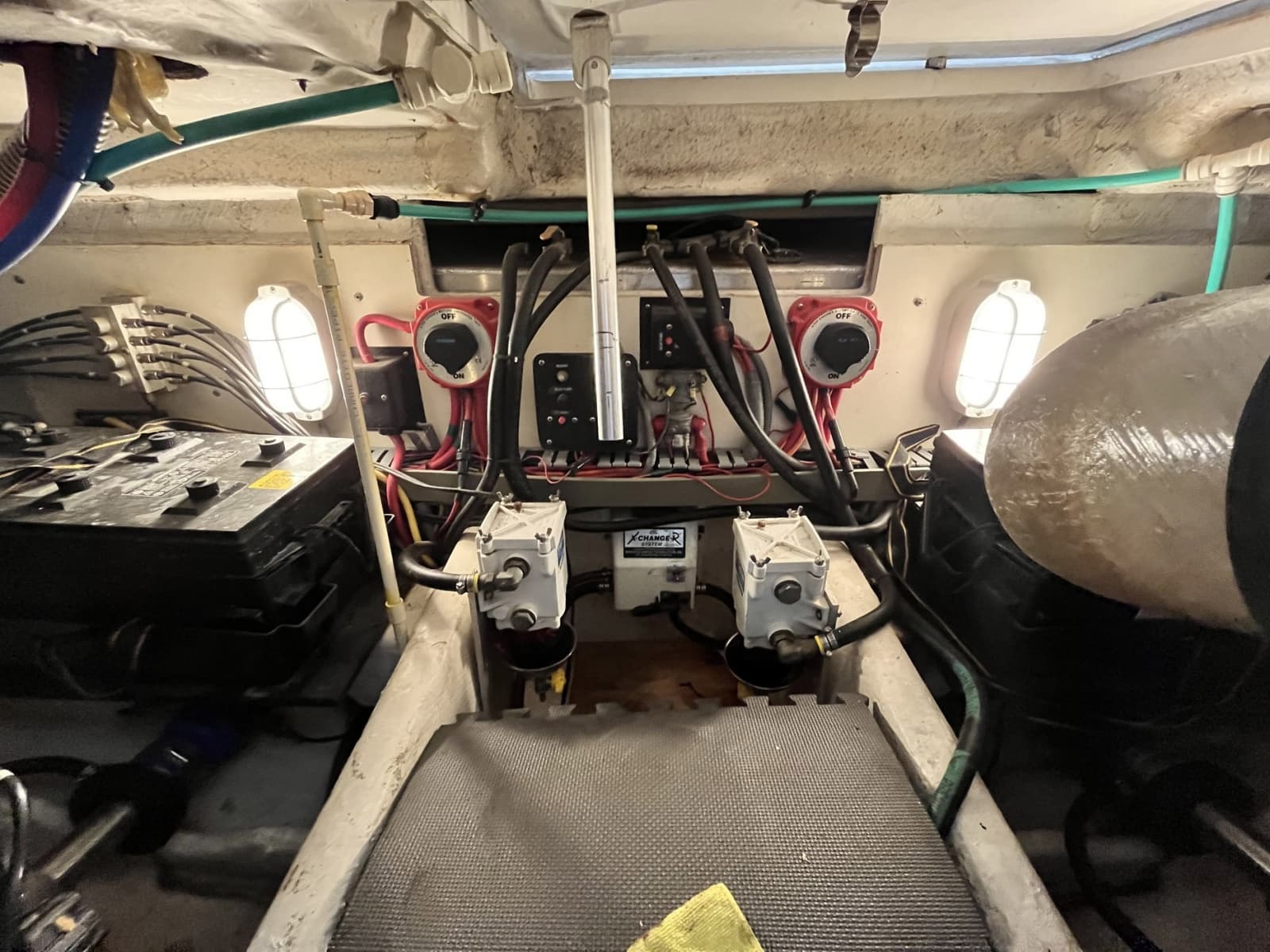 2003 Luhrs 40 Convertible