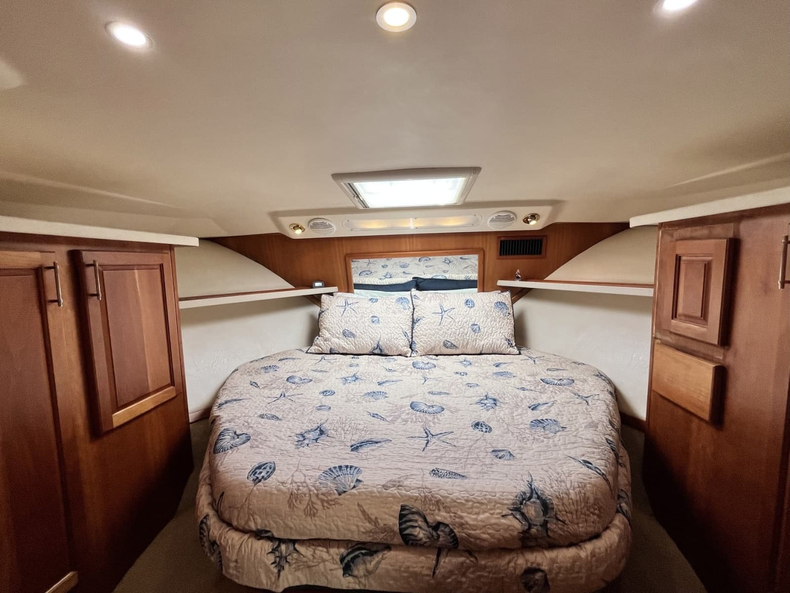 2003 Luhrs 40 Convertible