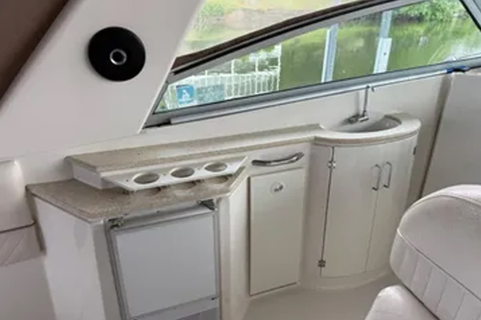 2001 Monterey 322 Cruiser