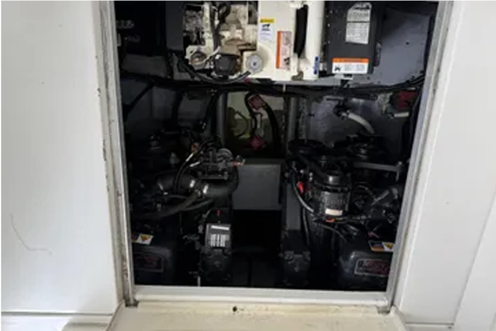 2001 Monterey 322 Cruiser