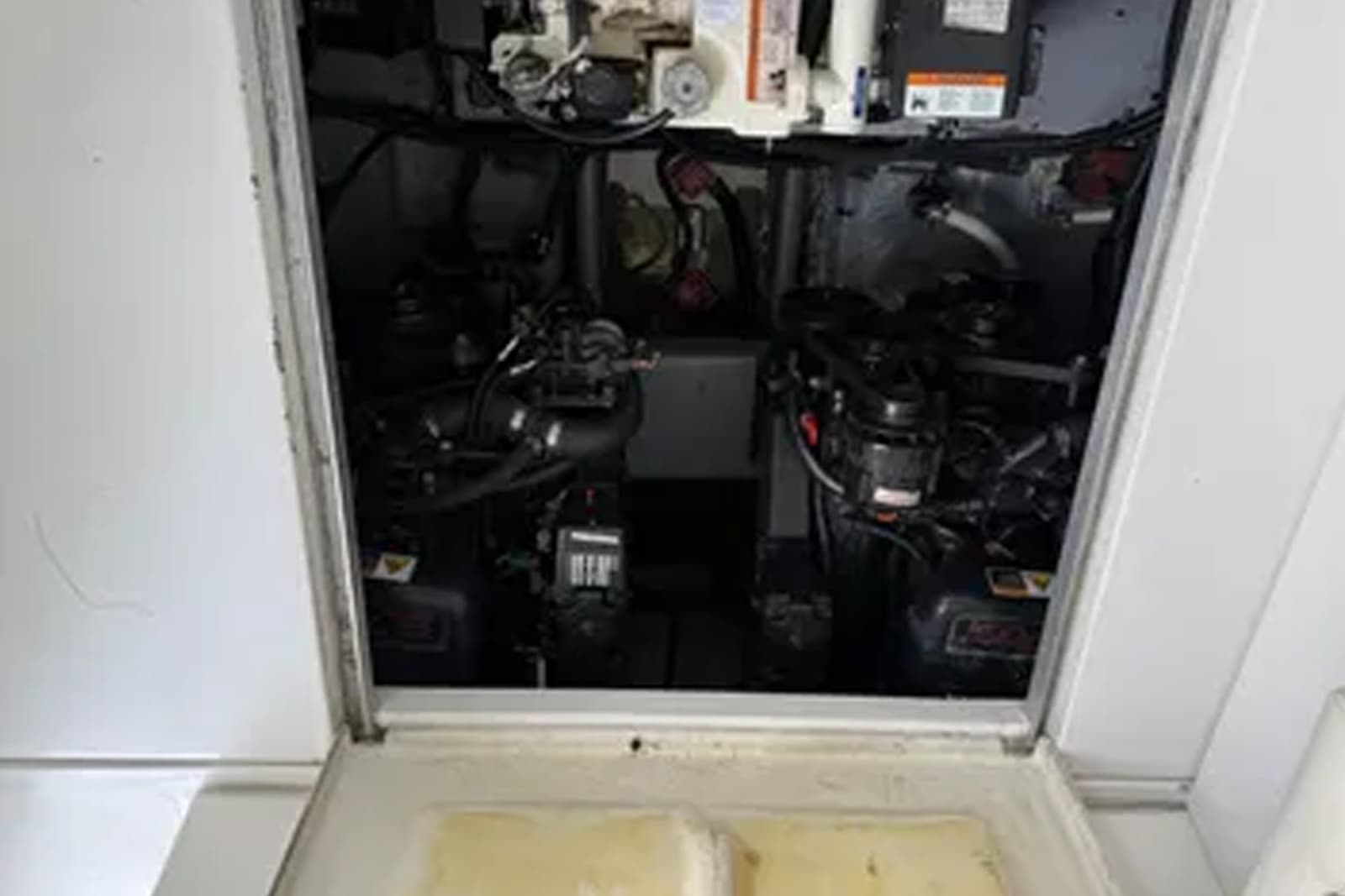 2001 Monterey 322 Cruiser