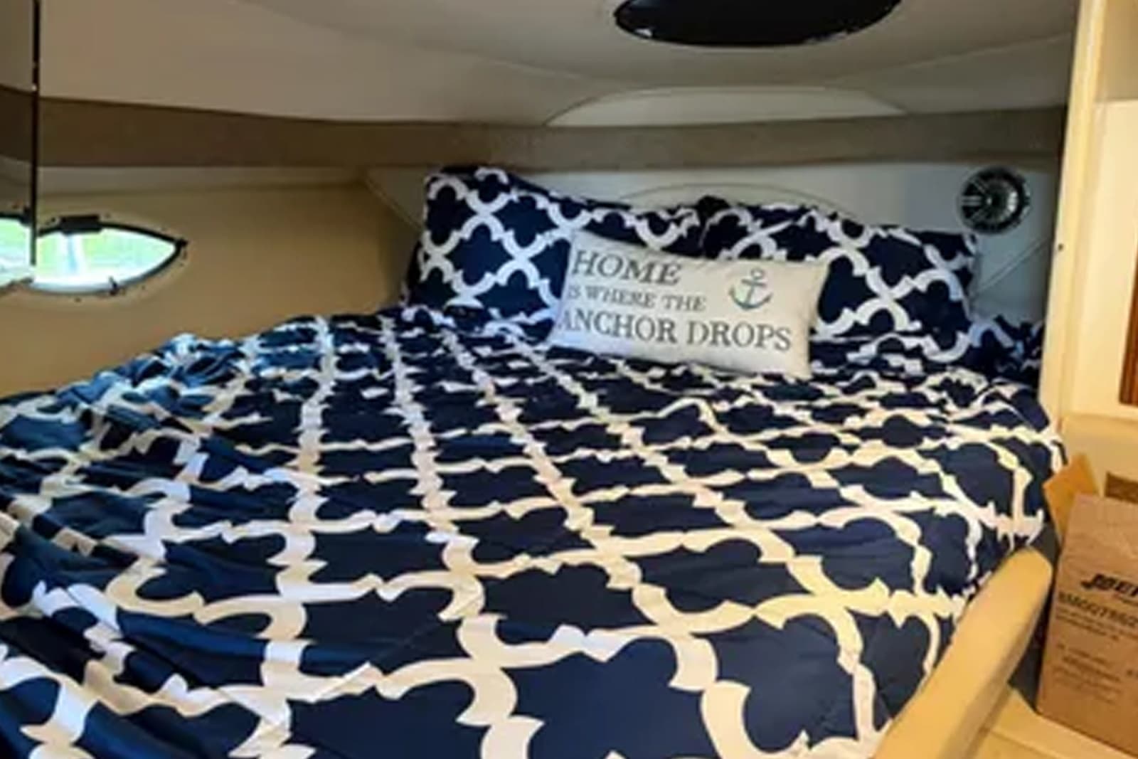 2001 Monterey 322 Cruiser