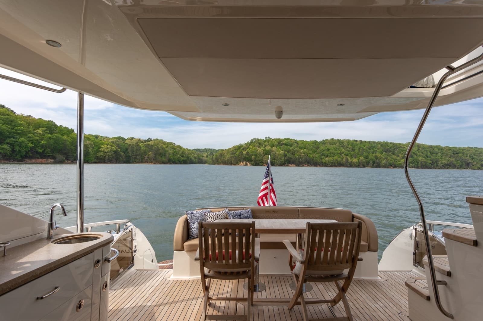 2018 Sea Ray L650 FLY