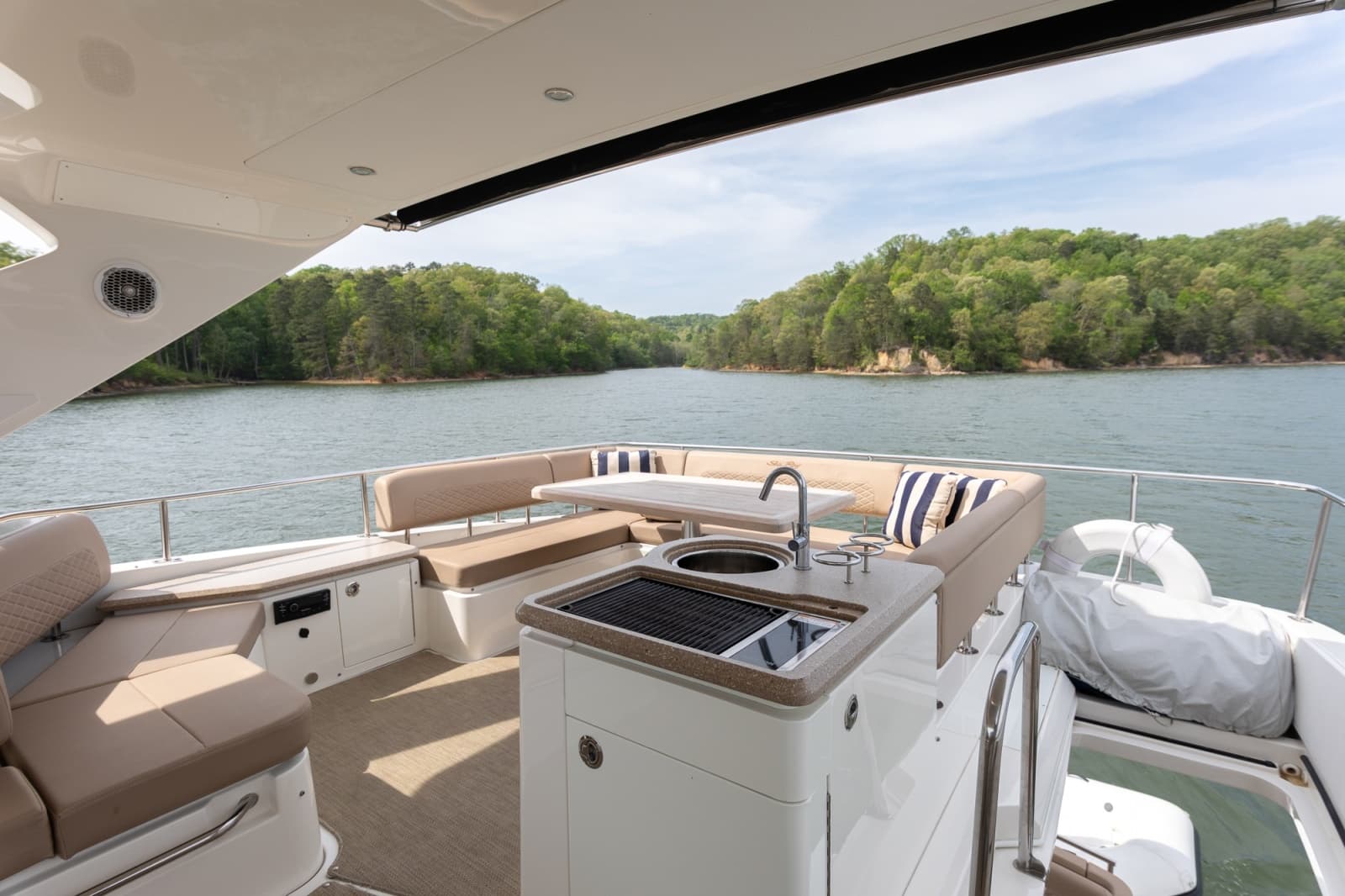 2018 Sea Ray L650 FLY