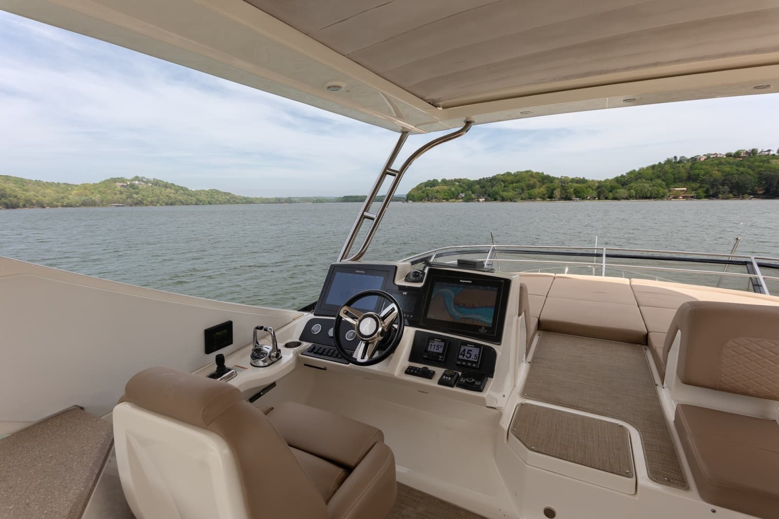 2018 Sea Ray L650 FLY