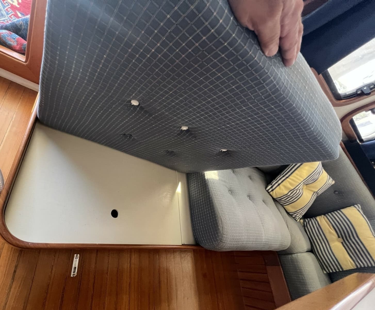 1989 Hans Christian Independence 45