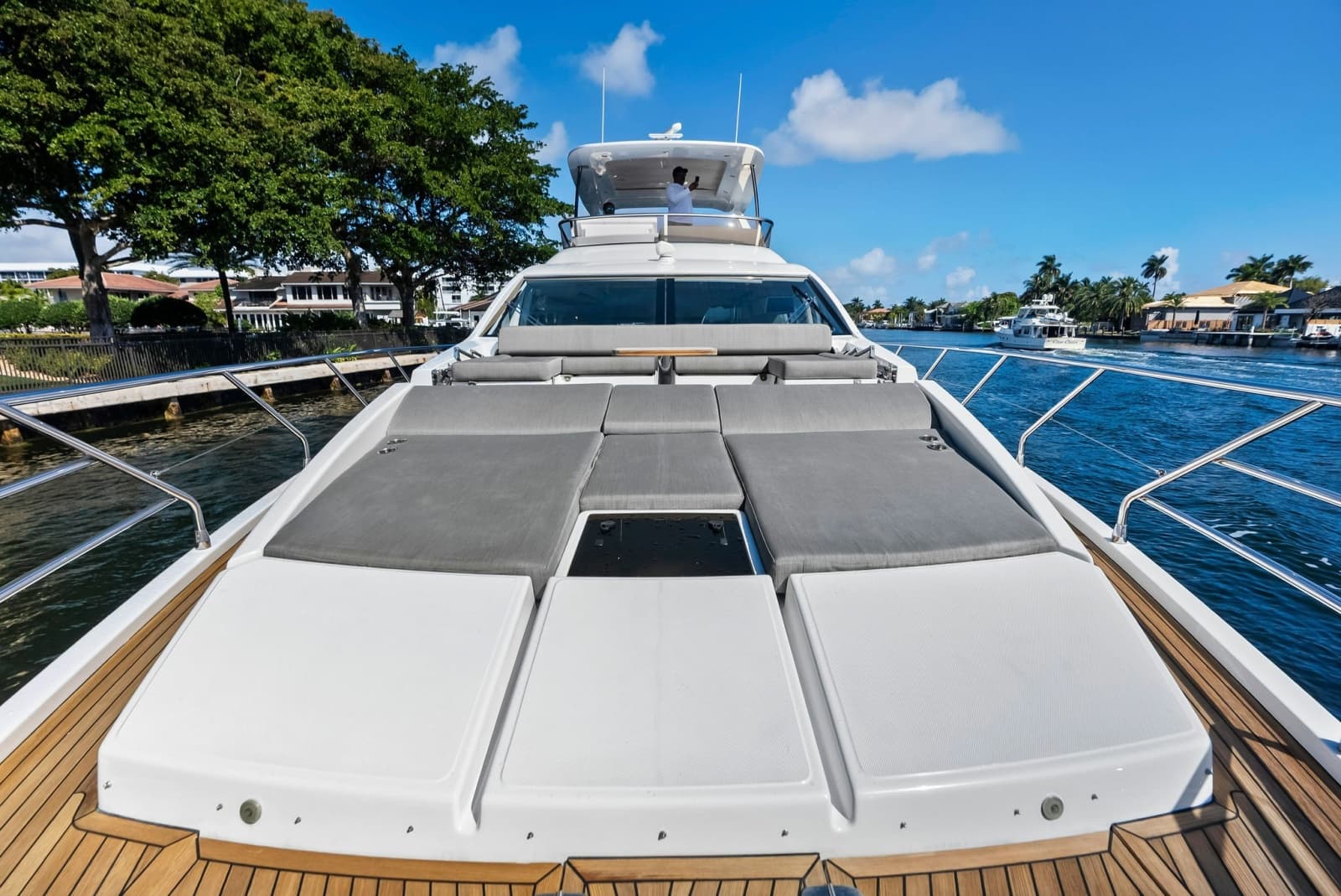 2020 Azimut Flybridge