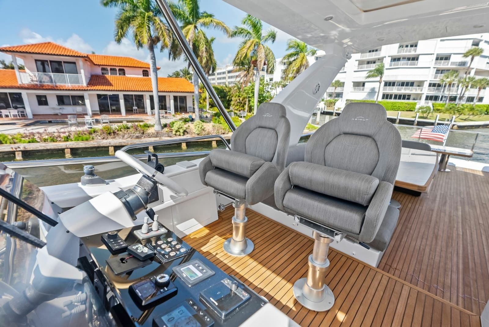 2020 Azimut Flybridge