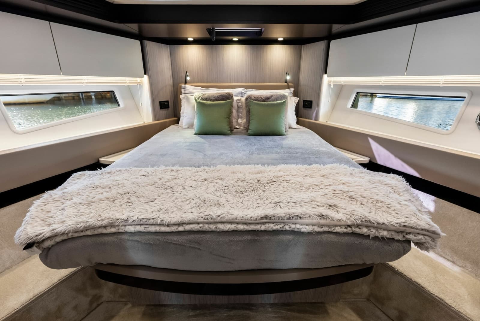 2020 Azimut Flybridge