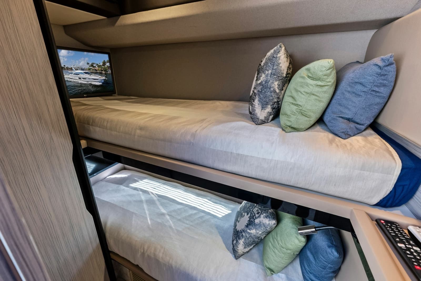 2020 Azimut Flybridge