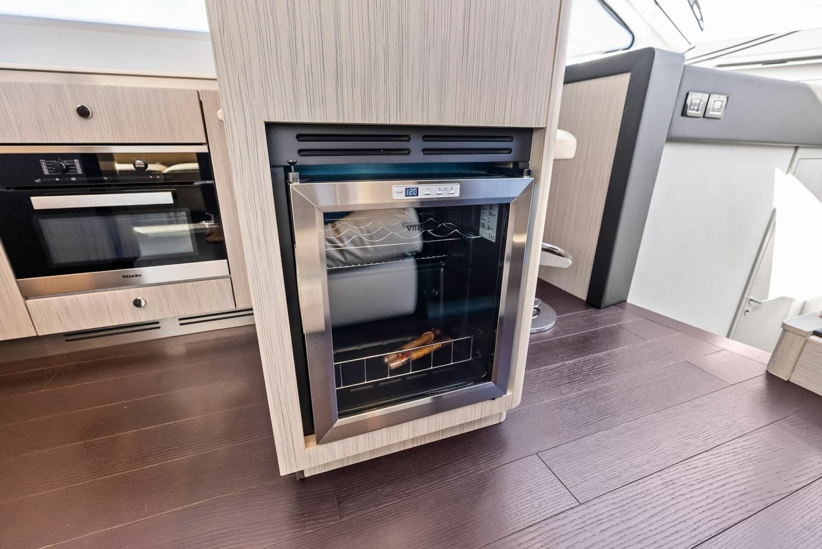 2020 Azimut Flybridge